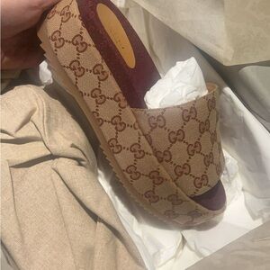 Gucci Women's Tan Slide Sandals